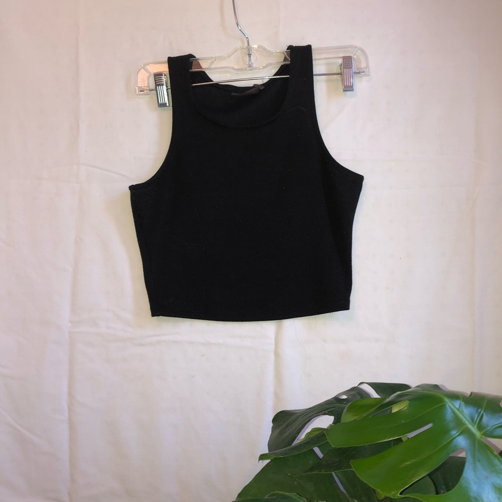 Basic black crop tank top!